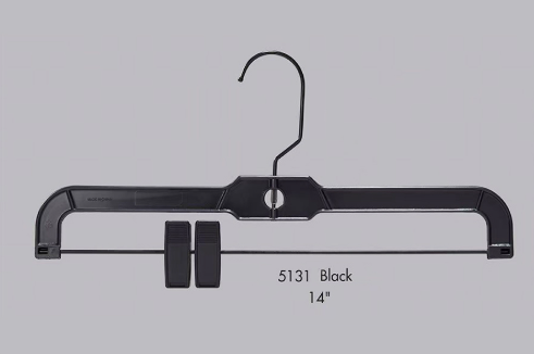 Are Velvet Hangers Better Than Plastic？